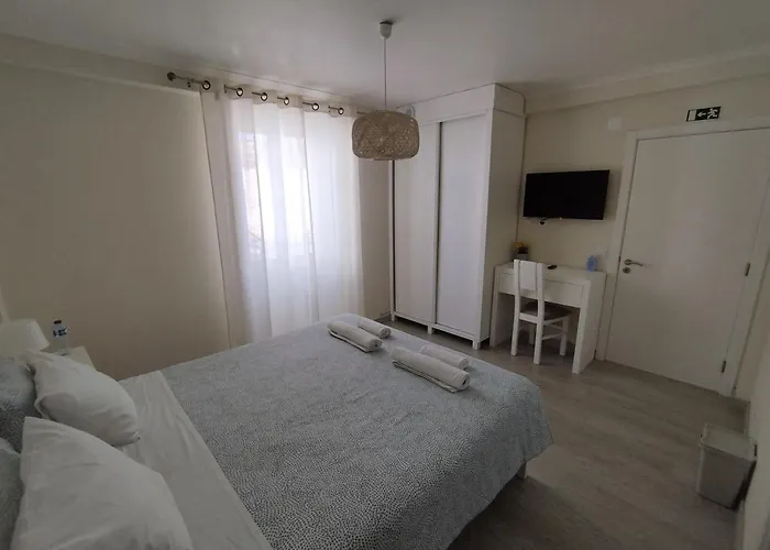Brisa Do Mar 2 - Consolacao 3* Атогиа-да-Балейя
